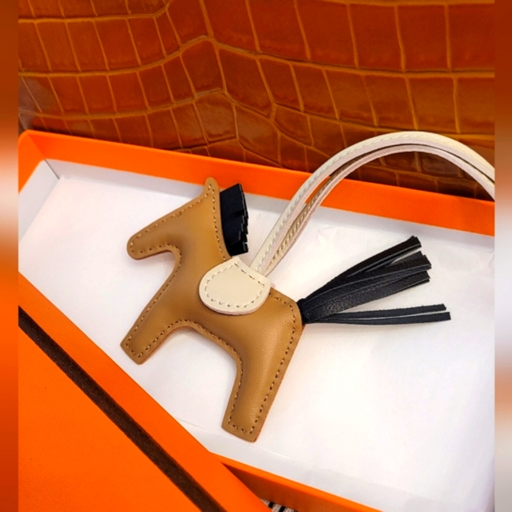 HERMÈS RODEO CHARM PEGASE ✨️ - Picture 4 of 15